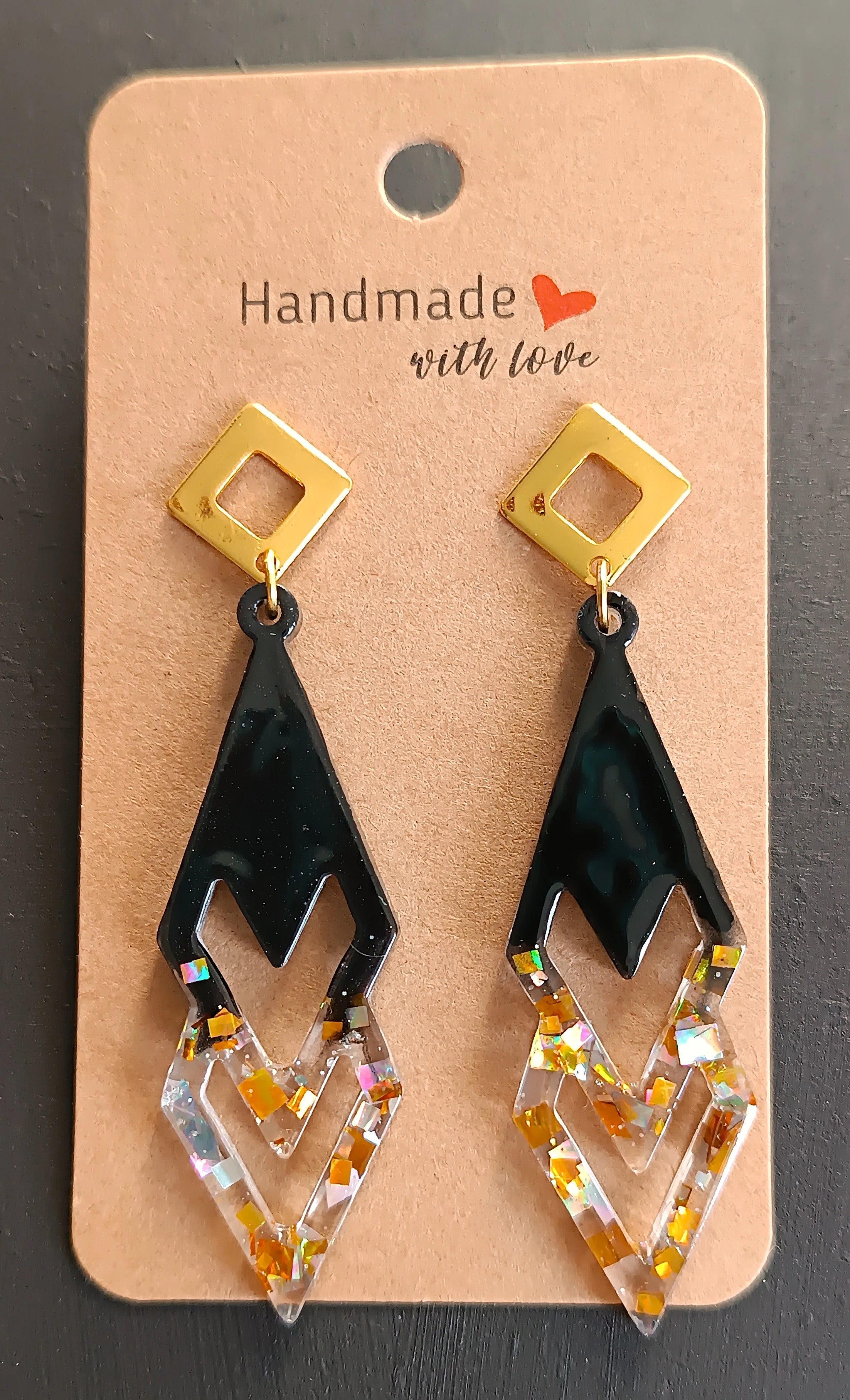 Boucles d’oreilles géométriques en résine UV noire et pailletée – acier inoxydable