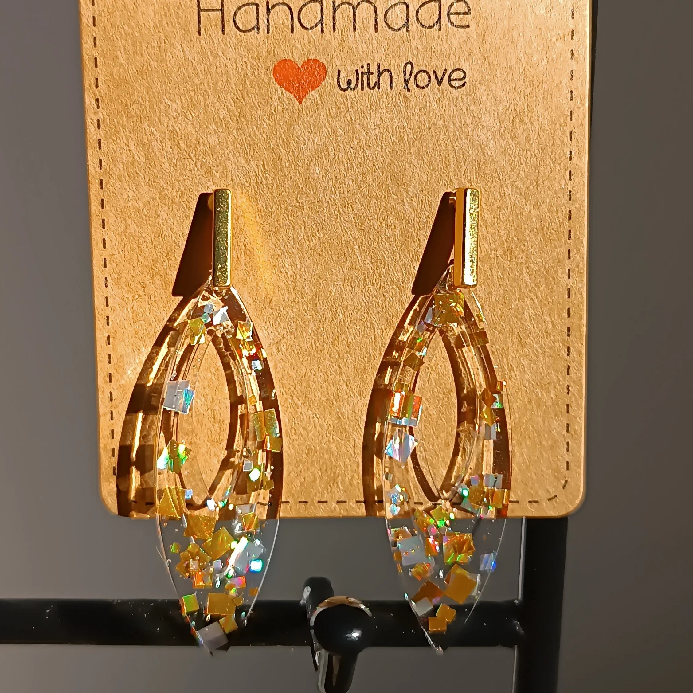 Boucles d’oreilles goutte en résine UV transparente avec paillettes dorées, bijou fait main 