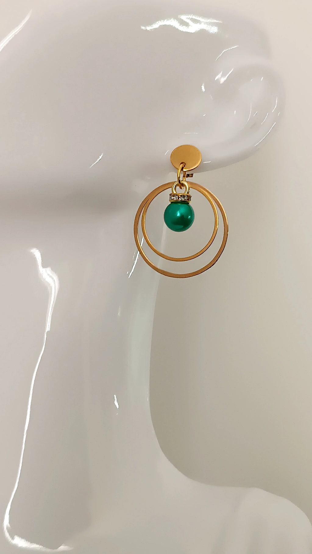 Boucles d'oreilles avec cercles dorés et perle - Modèle Brienne